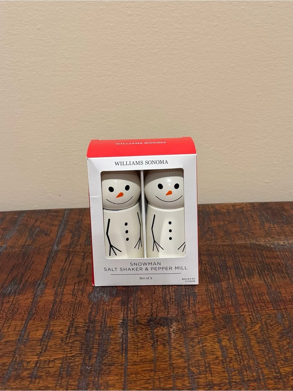 Williams Sonoma White Snowman Salt & Pepper Shaker Set